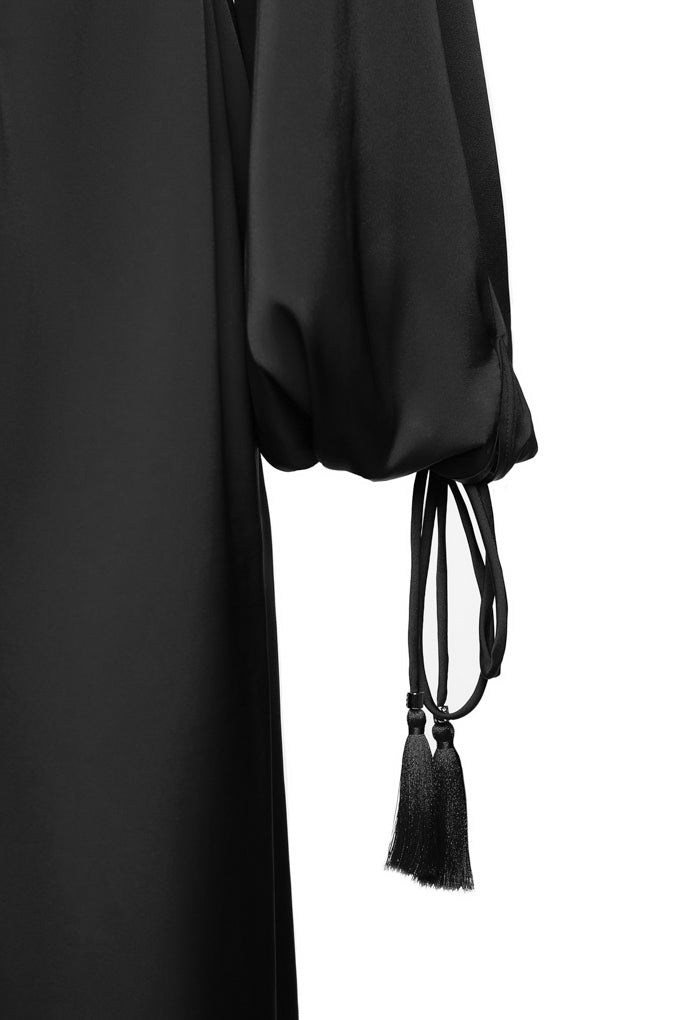 Beach tunic with belt and tassels on the sleeves