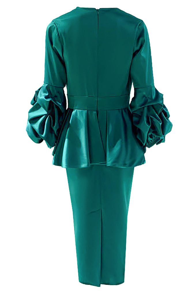 Dress with puff sleeves
